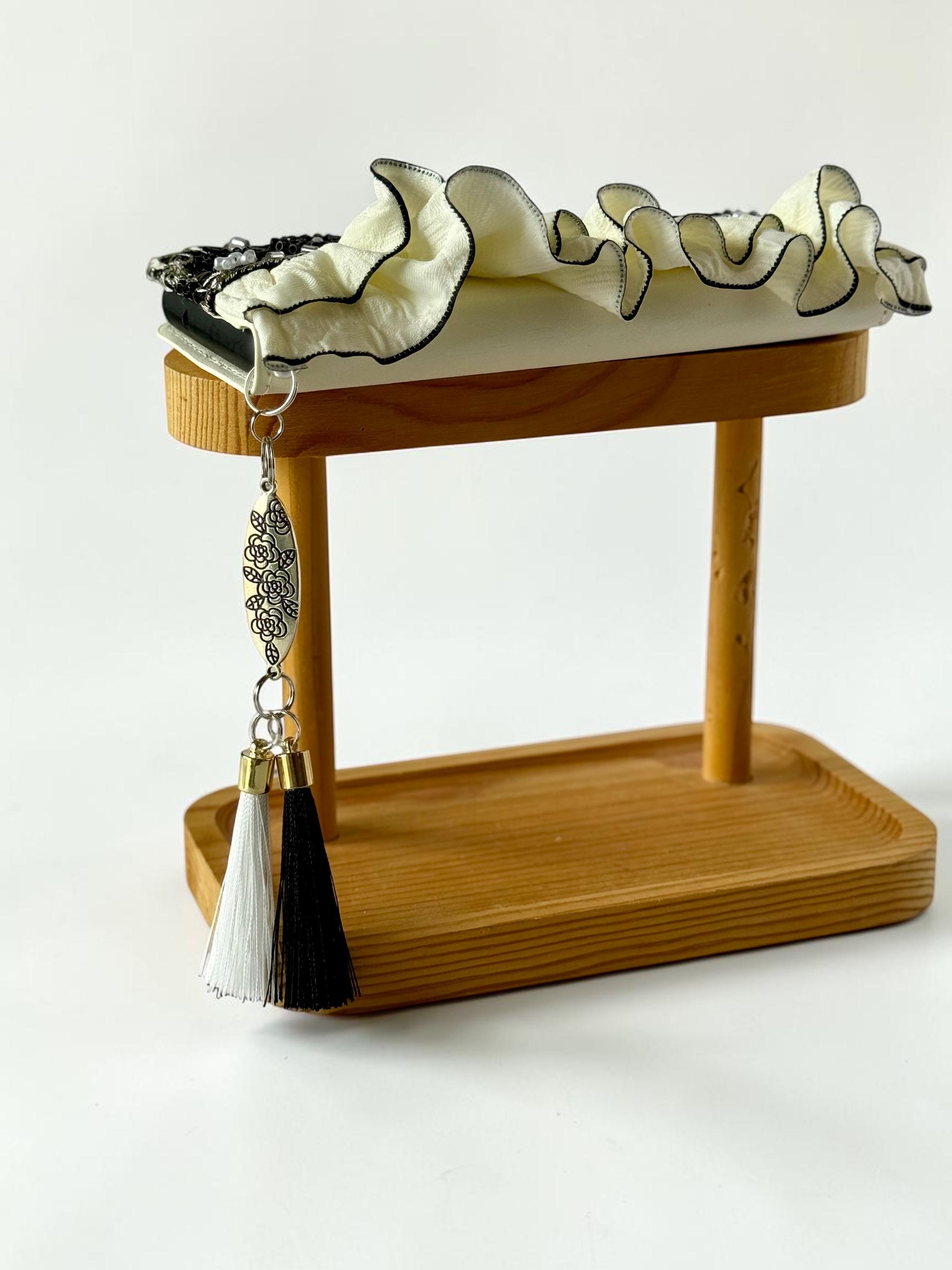 ビーズフラワー/ブラック スマホケース/iPhoneケース | 6枚目