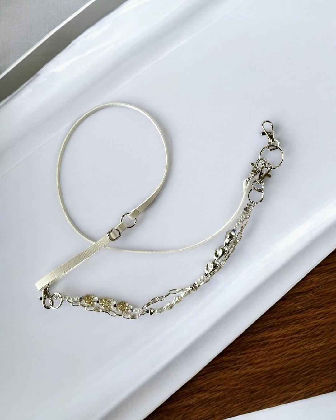 ビーズ付きスマホショルダー